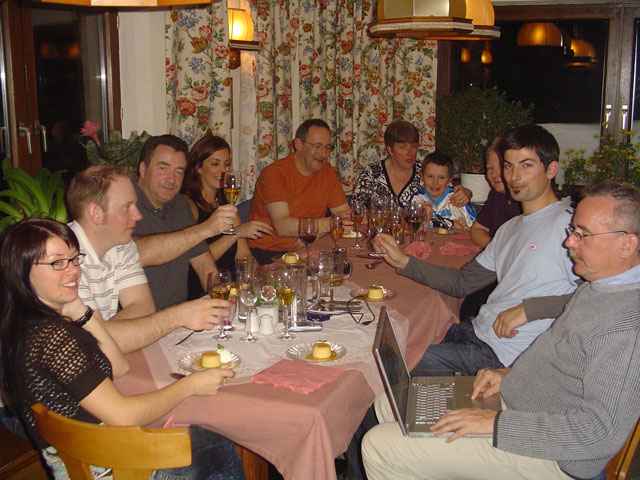 dinner_group_04